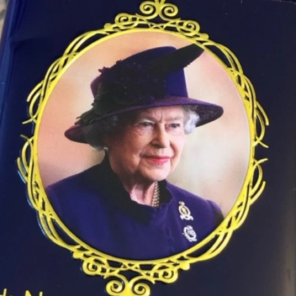 🇬🇧 QUEEN ELIZABETH II ENGLISH BREAKFAST TEA Sealed Tin w/ 40 English teabags ✨